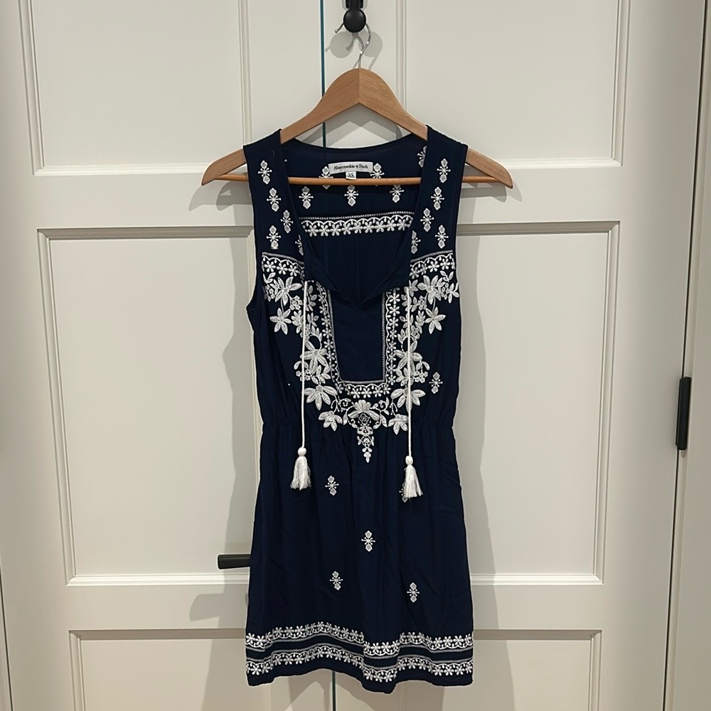 Abercrombie & Fitch Blue and White Sleeveless Sundress